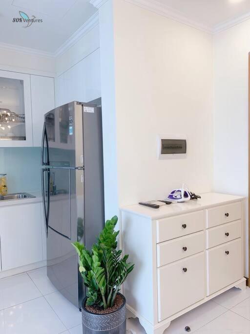 1-bedroom With Balcony - Landmark + Vcp