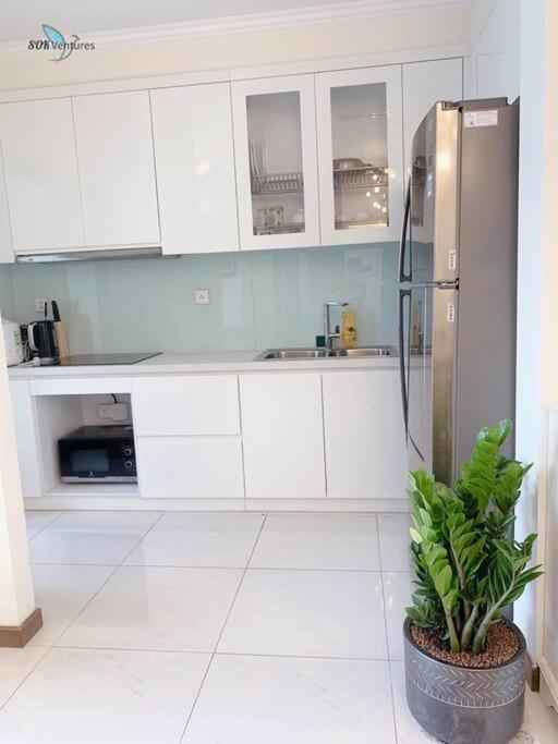 1-bedroom With Balcony - Landmark + Vcp