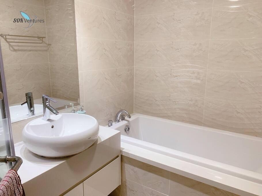 1-bedroom With Balcony - Landmark + Vcp Apartamento *