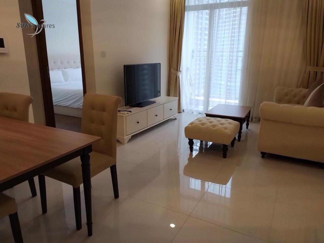 1-bedroom With Balcony - Landmark + Vcp *